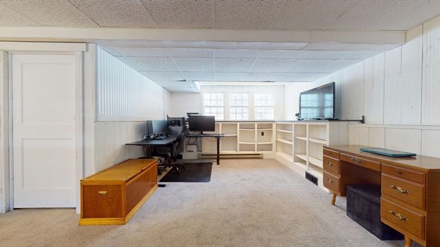 11 Maplewood Dr, Townsend, MA 01469