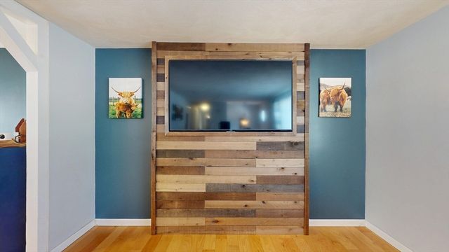 11 Maplewood Dr, Townsend, MA 01469