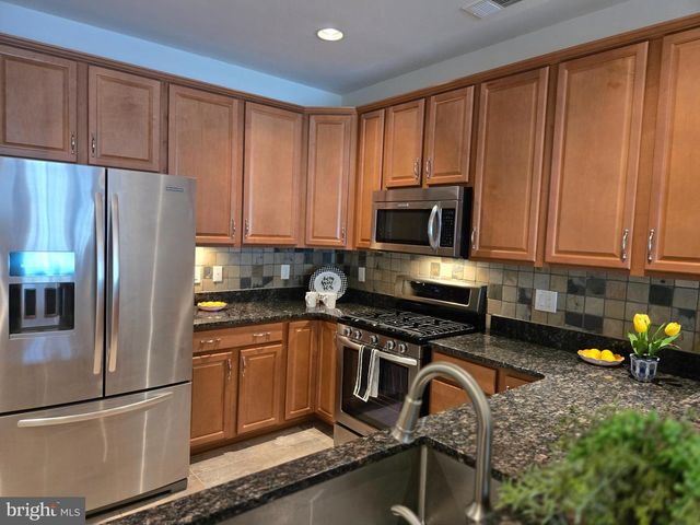 121 AMBROSE LN, Fredericksburg, VA 22406