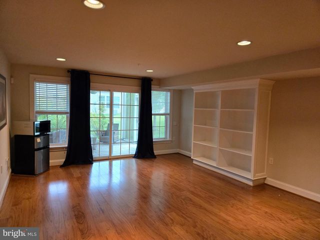 121 AMBROSE LN, Fredericksburg, VA 22406