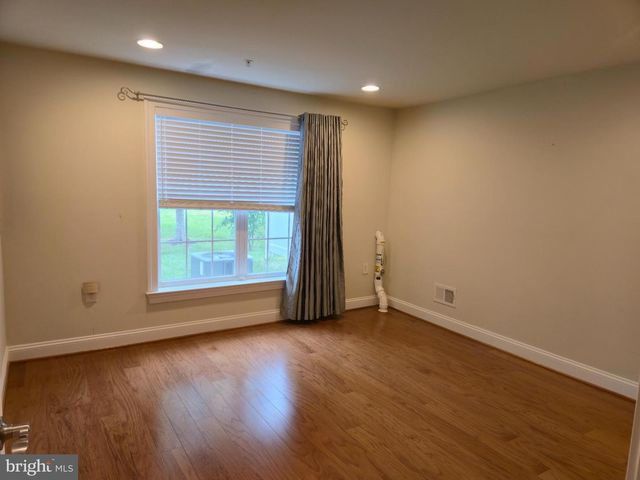 121 AMBROSE LN, Fredericksburg, VA 22406