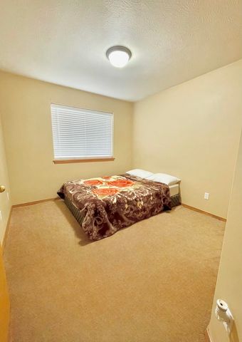 31 S Arties Ln, Greenacres, WA 99016