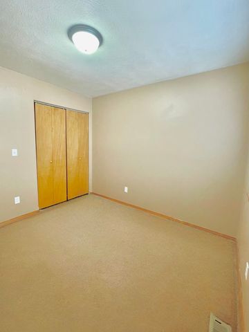 31 S Arties Ln, Greenacres, WA 99016