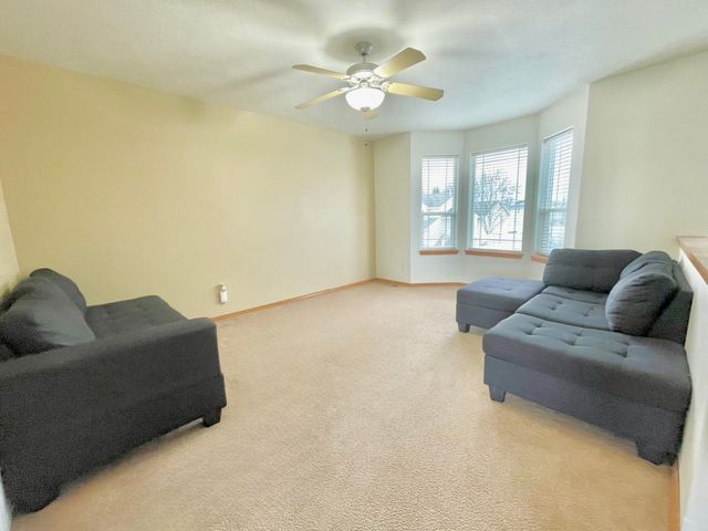 31 S Arties Ln, Greenacres, WA 99016