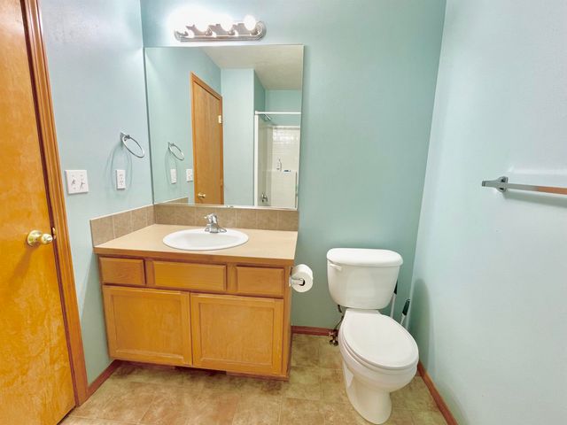 31 S Arties Ln, Greenacres, WA 99016