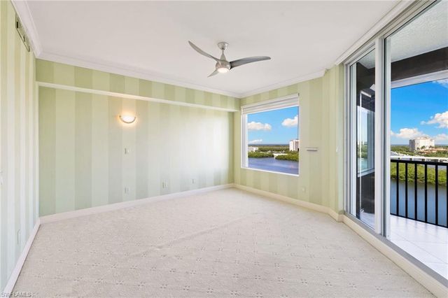 420 Cove Tower DR 804, Naples, FL 34110