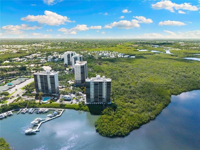 420 Cove Tower DR 804, Naples, FL 34110
