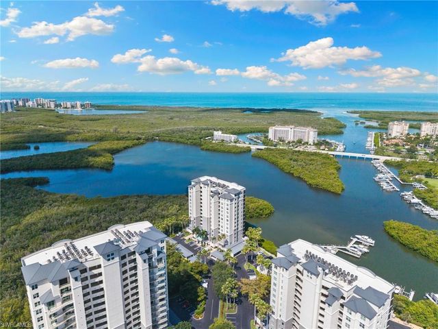 420 Cove Tower DR 804, Naples, FL 34110