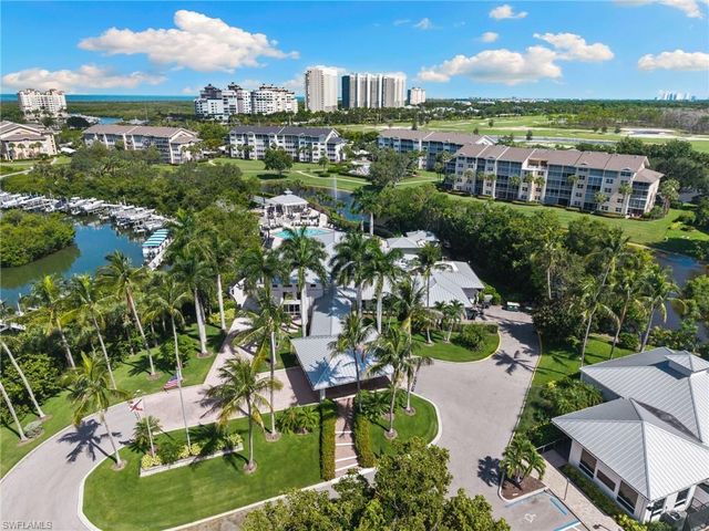 420 Cove Tower DR 804, Naples, FL 34110