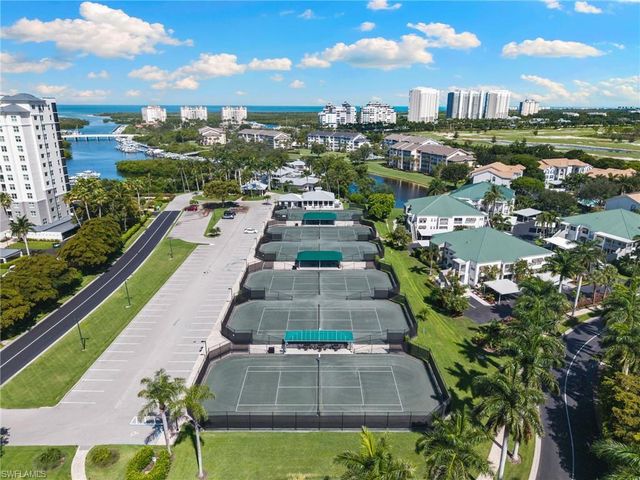 420 Cove Tower DR 804, Naples, FL 34110