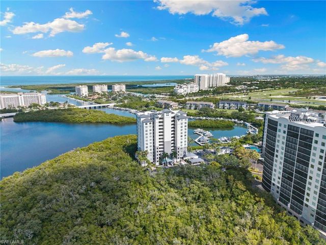 420 Cove Tower DR 804, Naples, FL 34110