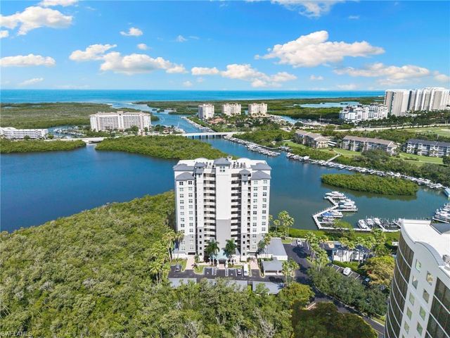 420 Cove Tower DR 804, Naples, FL 34110