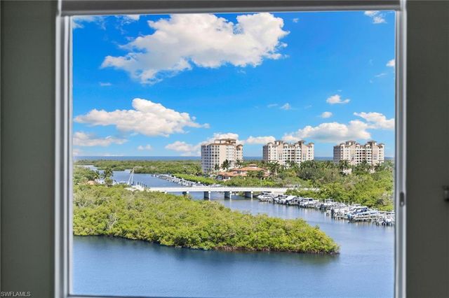 420 Cove Tower DR 804, Naples, FL 34110
