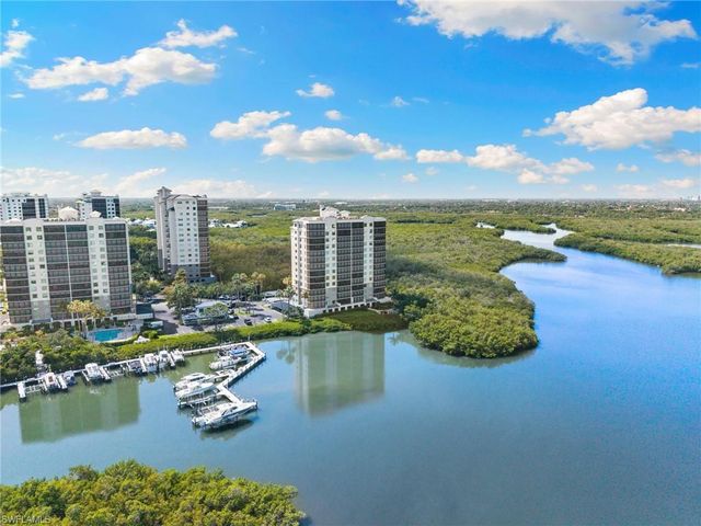 420 Cove Tower DR 804, Naples, FL 34110