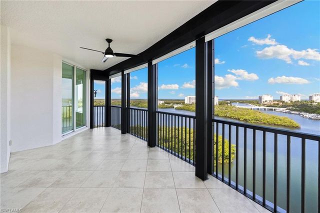 420 Cove Tower DR 804, Naples, FL 34110