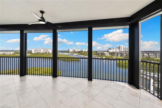 420 Cove Tower DR 804, Naples, FL 34110