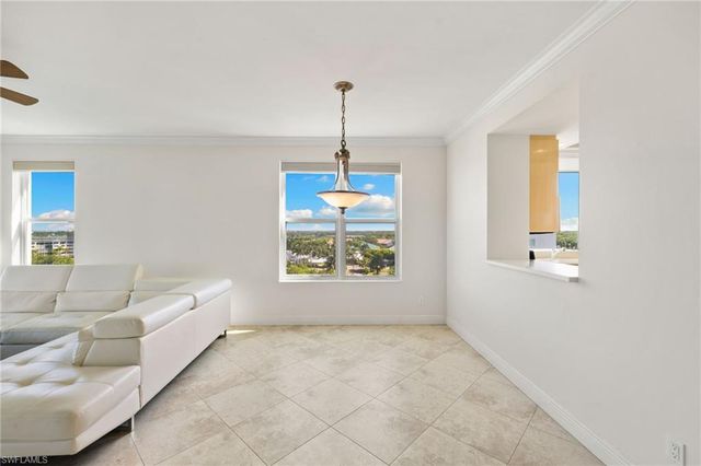 420 Cove Tower DR 804, Naples, FL 34110