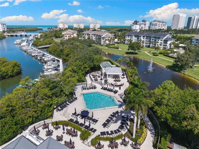 420 Cove Tower DR 804, Naples, FL 34110
