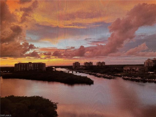 420 Cove Tower DR 804, Naples, FL 34110