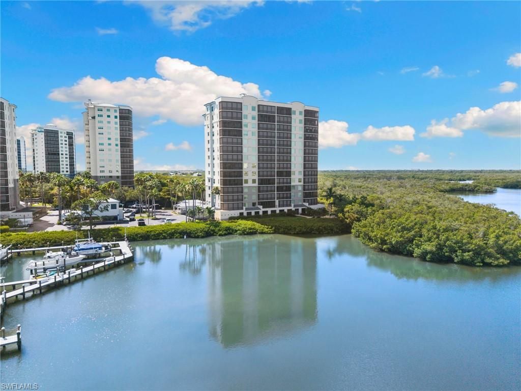 420 Cove Tower DR 804, Naples, FL 34110