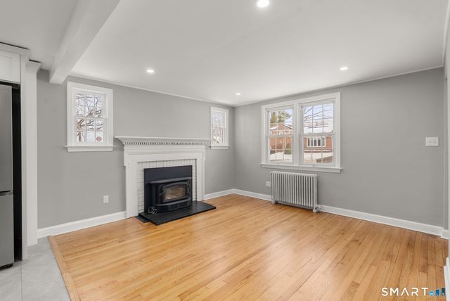 8 Hendee Road, Manchester, CT 06040