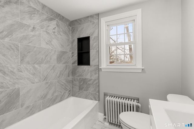 8 Hendee Road, Manchester, CT 06040