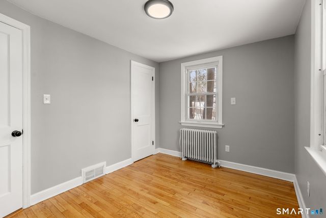 8 Hendee Road, Manchester, CT 06040