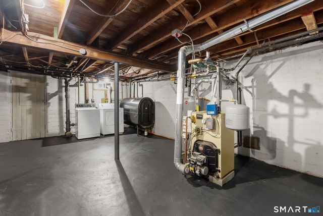 8 Hendee Road, Manchester, CT 06040