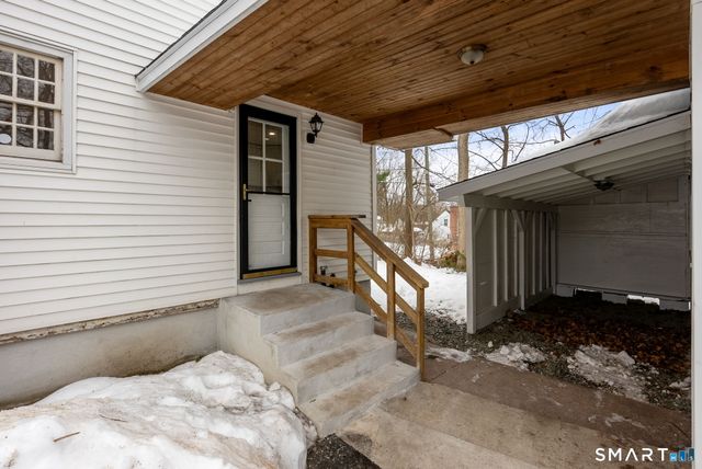 8 Hendee Road, Manchester, CT 06040