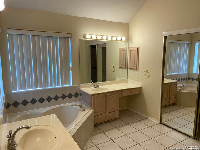 2506 Ox Eye Trl, San Antonio, TX 78258