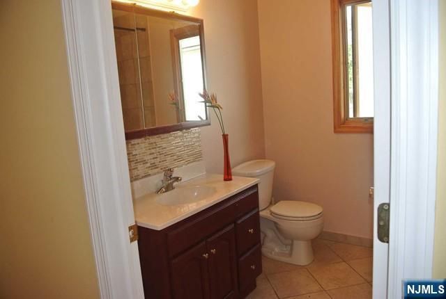 69 Summit Avenue 2, Elmwood Park, NJ 07407
