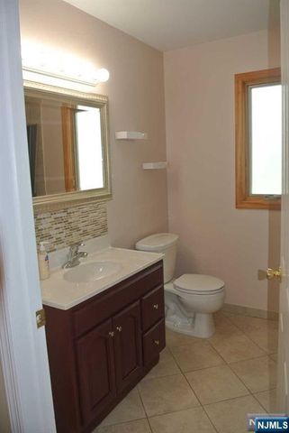 69 Summit Avenue 2, Elmwood Park, NJ 07407