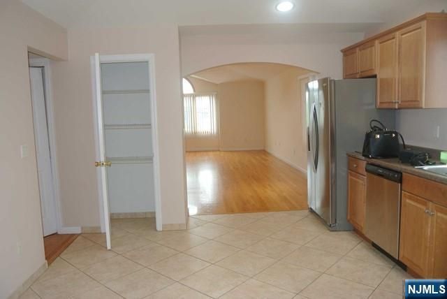 69 Summit Avenue 2, Elmwood Park, NJ 07407