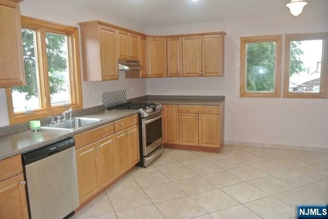 69 Summit Avenue 2, Elmwood Park, NJ 07407