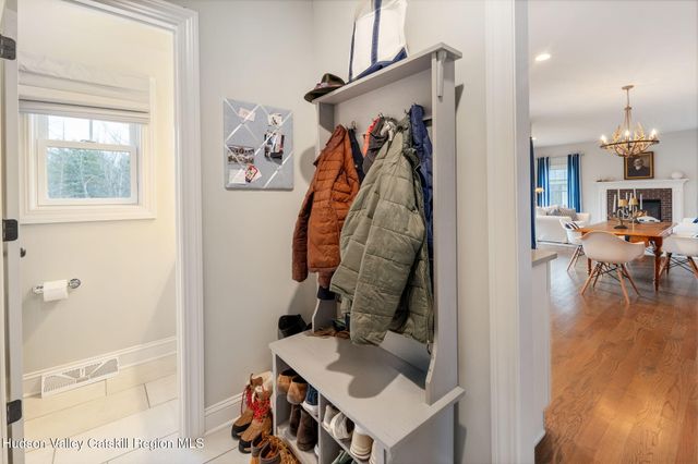 22 Edinburgh Court, New Scotland, NY 12159