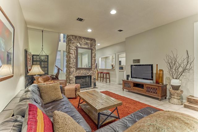 3923 Lakewood Drive, Montgomery, TX 77356