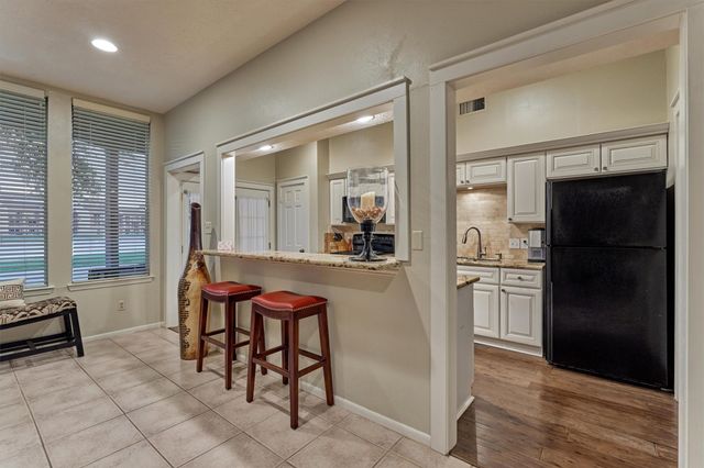 3923 Lakewood Drive, Montgomery, TX 77356