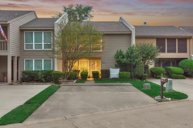 3923 Lakewood Drive, Montgomery, TX 77356