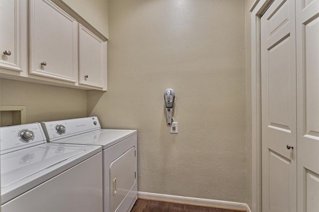 3923 Lakewood Drive, Montgomery, TX 77356