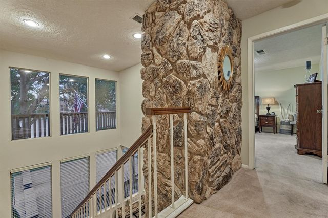 3923 Lakewood Drive, Montgomery, TX 77356