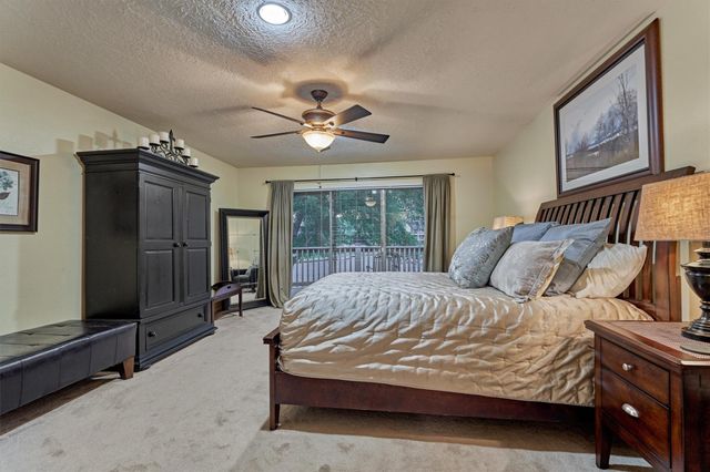 3923 Lakewood Drive, Montgomery, TX 77356