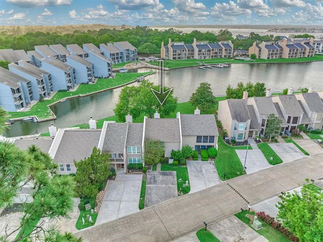 3923 Lakewood Drive, Montgomery, TX 77356