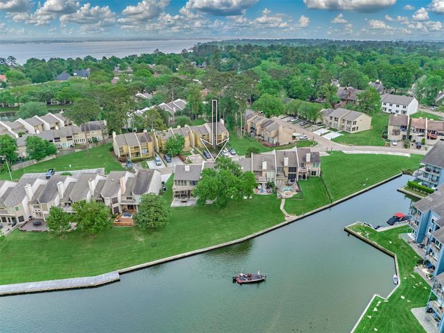 3923 Lakewood Drive, Montgomery, TX 77356