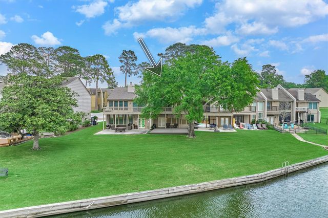 3923 Lakewood Drive, Montgomery, TX 77356