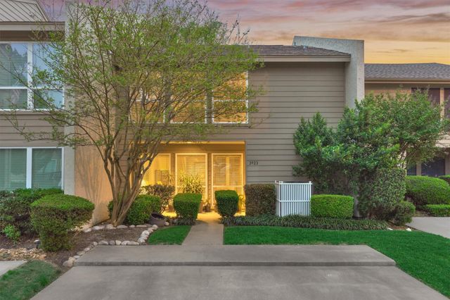 3923 Lakewood Drive, Montgomery, TX 77356