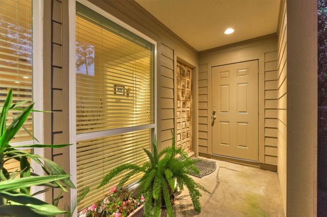 3923 Lakewood Drive, Montgomery, TX 77356