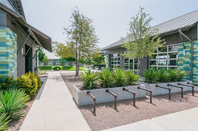 420 Parkside DR, Argyle, TX 76226