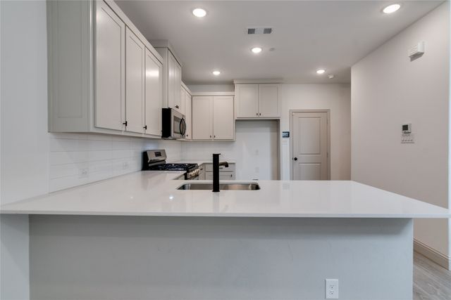 420 Parkside DR, Argyle, TX 76226