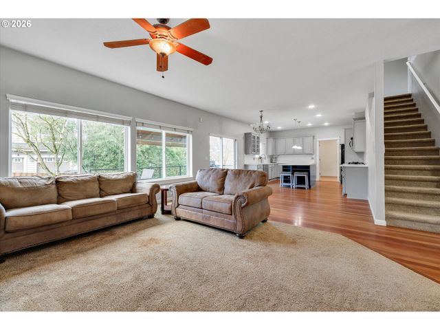 10847 Se ALEXANDER Dr, Happy Valley, OR 97086