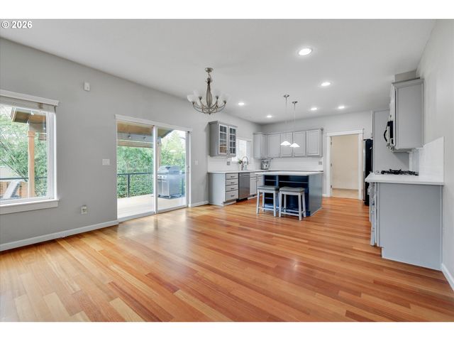 10847 Se ALEXANDER Dr, Happy Valley, OR 97086